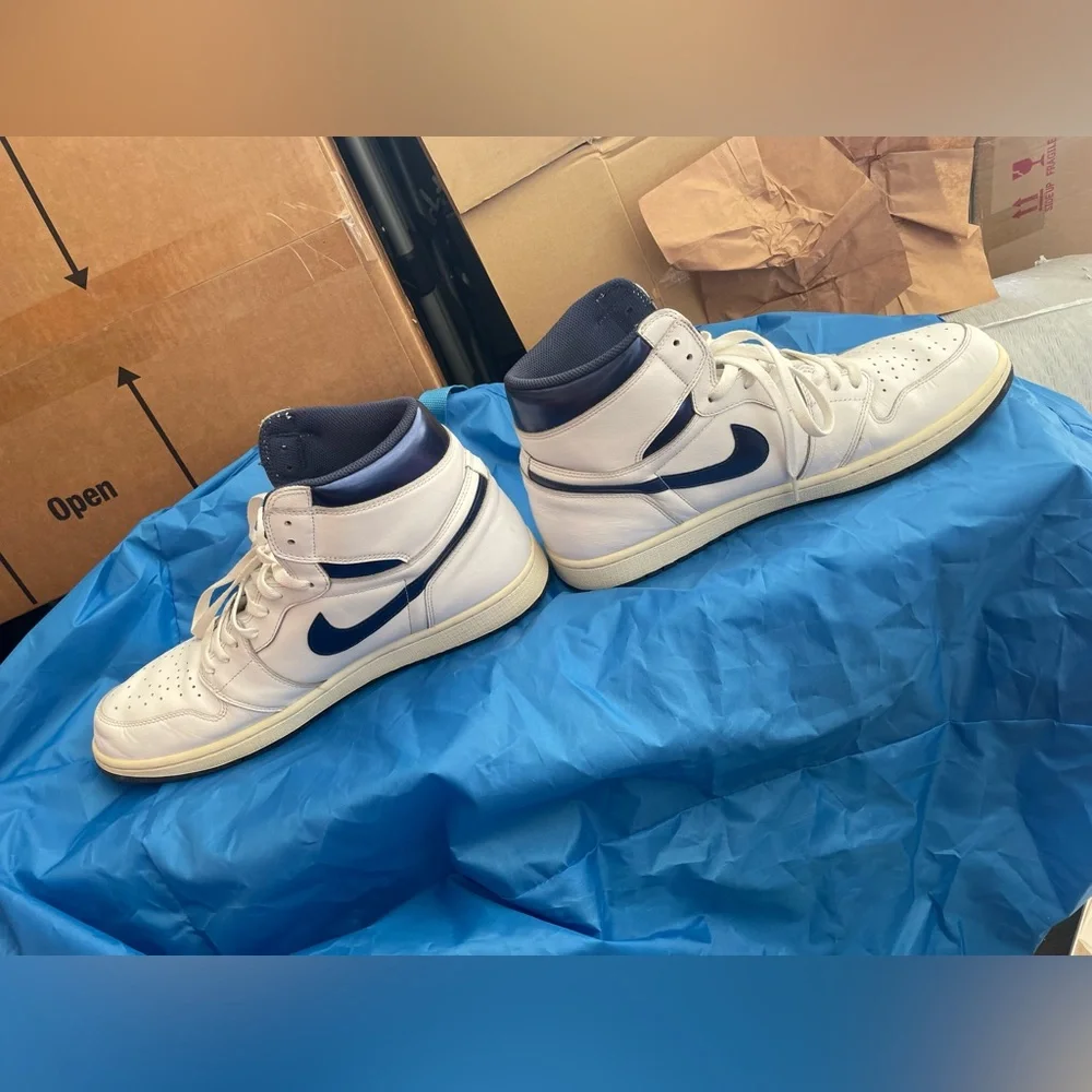 Nike Air Jordan 1 Men's White and Blue High-Top Sneakers Size 15 - Picture 3 of 5